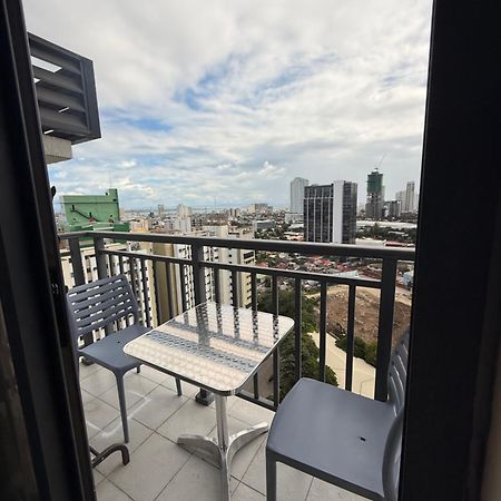 Arlowes At 20F Grand Residences Cebu Exterior photo