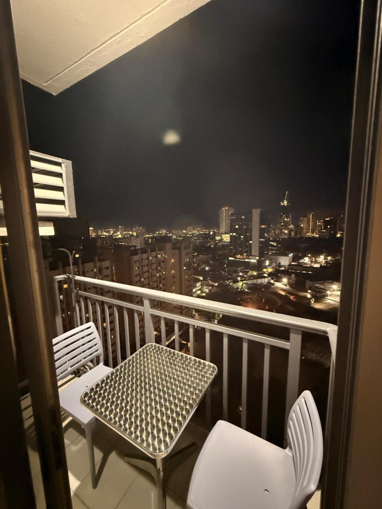 Arlowes At 20F Grand Residences Cebu Exterior photo